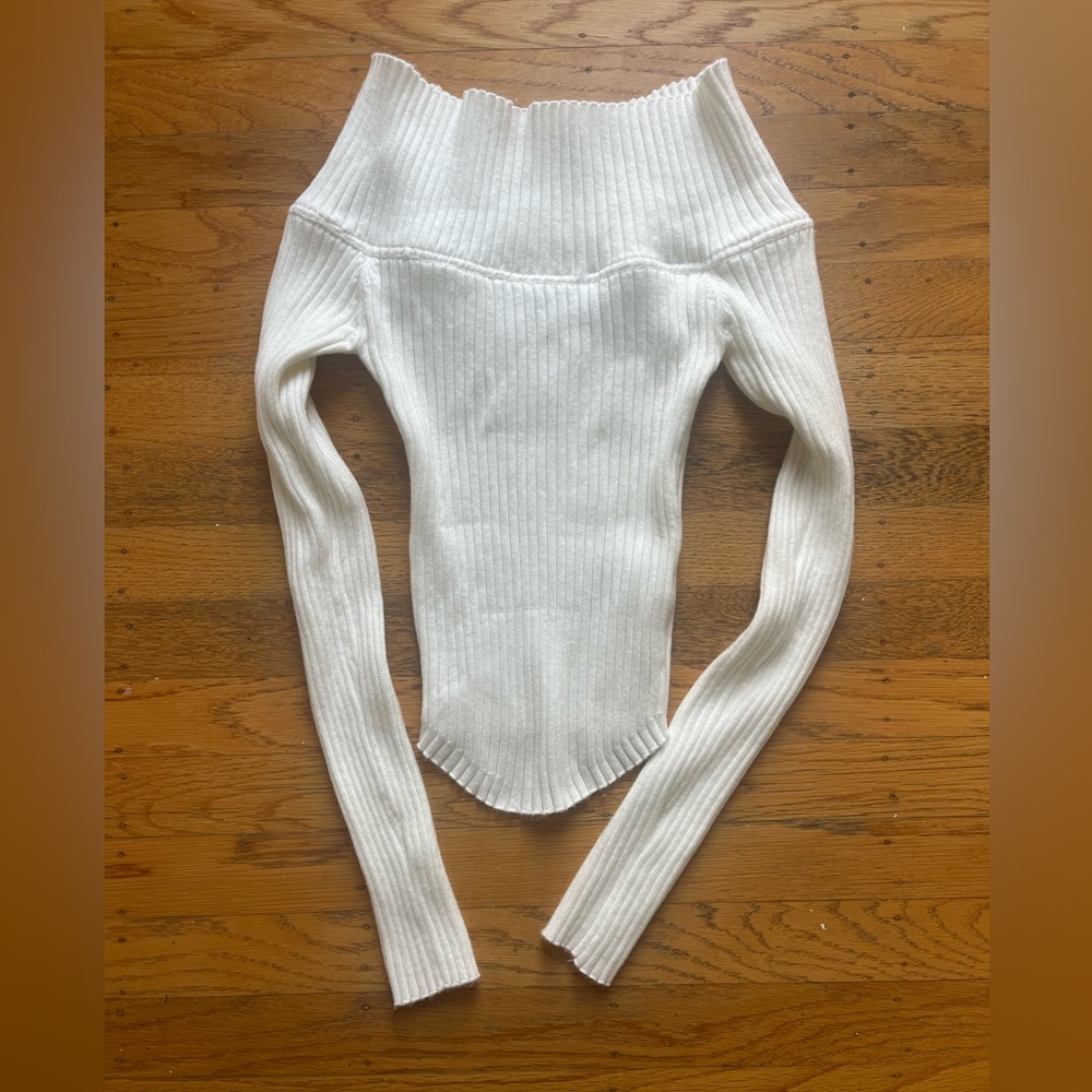 Edikted Off-the-Shoulder White Ribbed Sweater